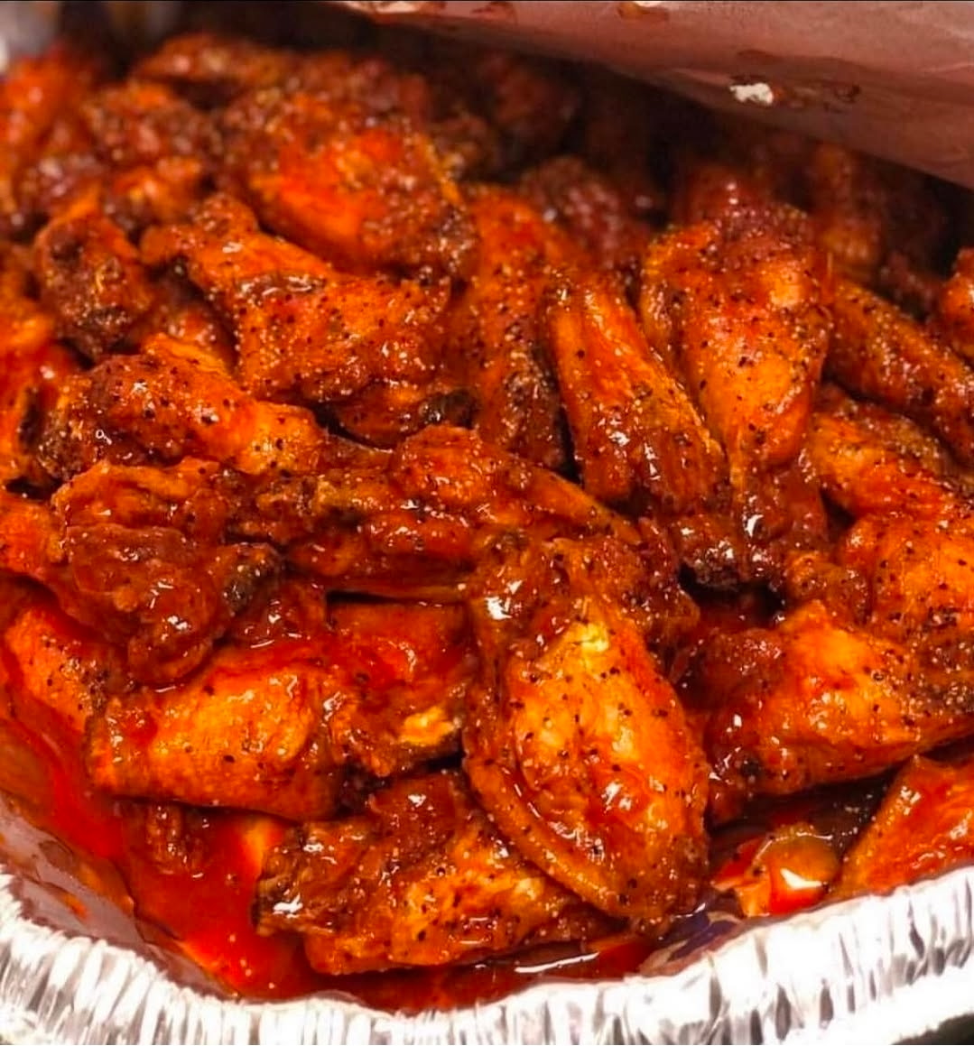 Spicy Hot Wings in Sauce